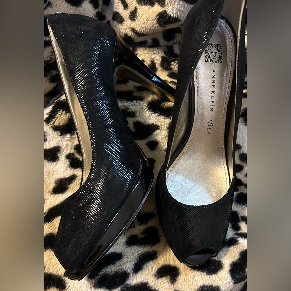 Anne Klein Womens Dyna Size 6.5 Black Leather Slip On Peep Toe 4" Heel